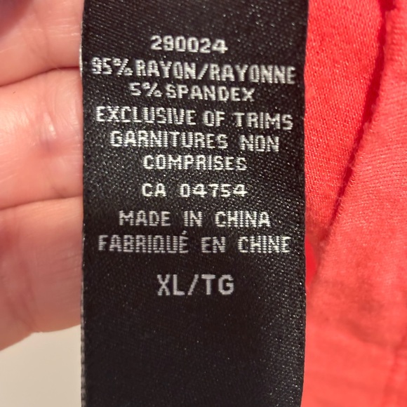 🌸Buy 3 for $15🌸 Beautiful bright Unlisted tank, size XL - Picture 3 of 4